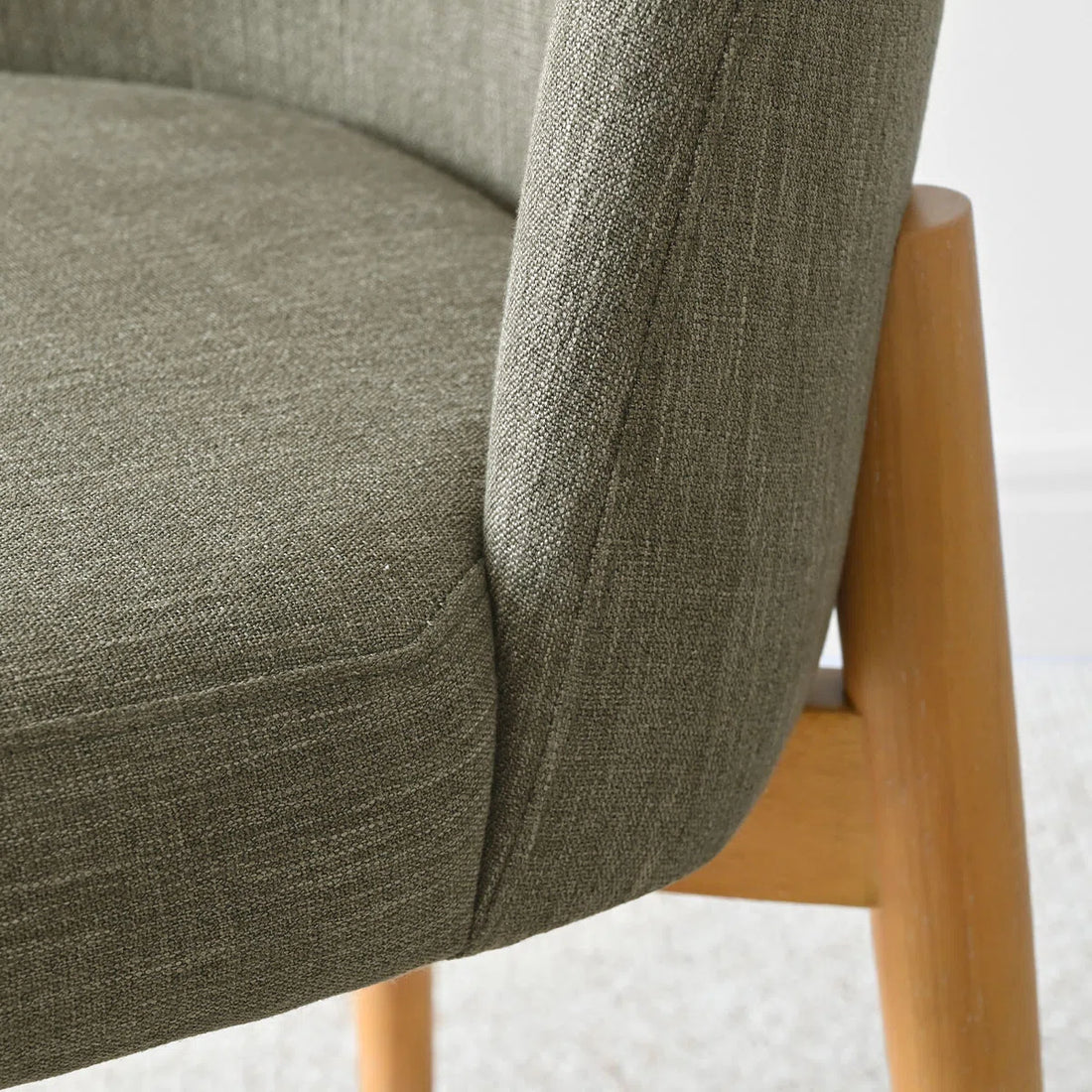 Artyfer Solid Wood Dining Set